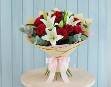 Букет цветов из:  Лилии и Розы в Павлоградке