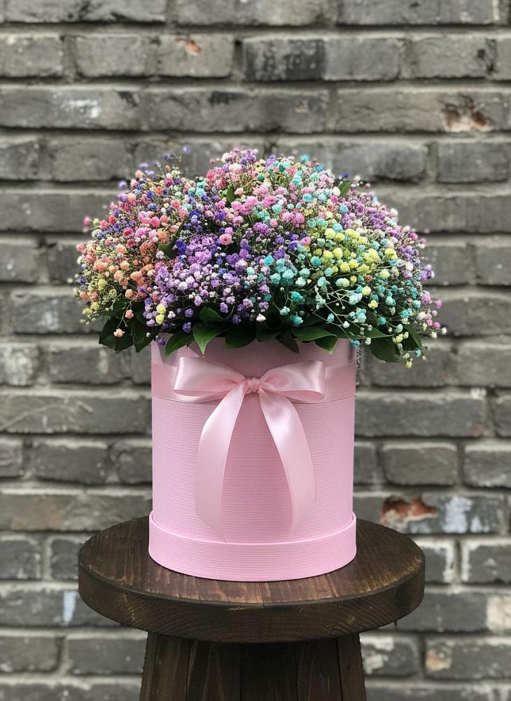 Цветочная композиция из Гипсофила и Розы в шляпной коробке в Павлоградке