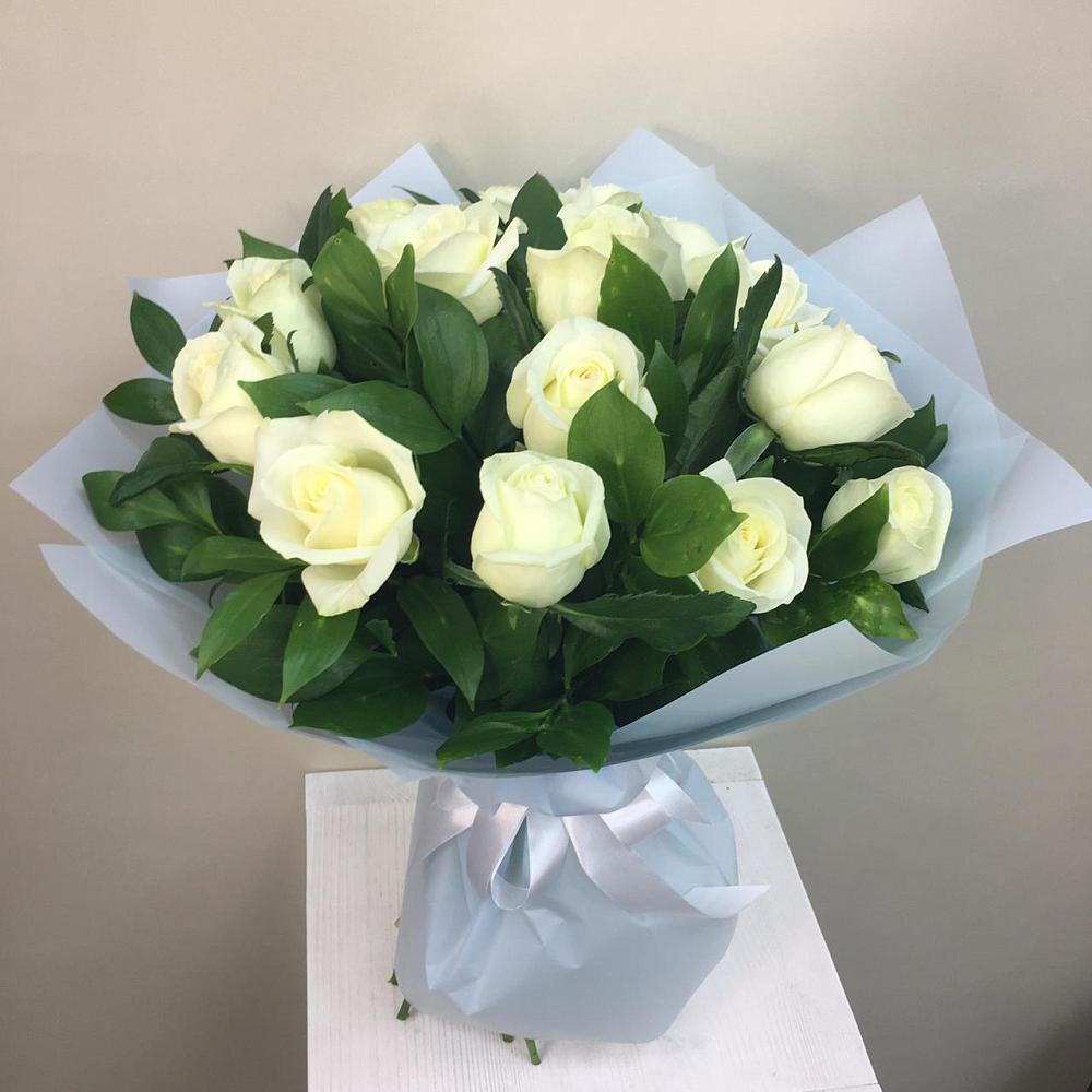 Букет 15 Белых роз Проуд в Павлоградке