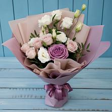 Букет цветов из:  Розы и Лизиантусы в Павлоградке