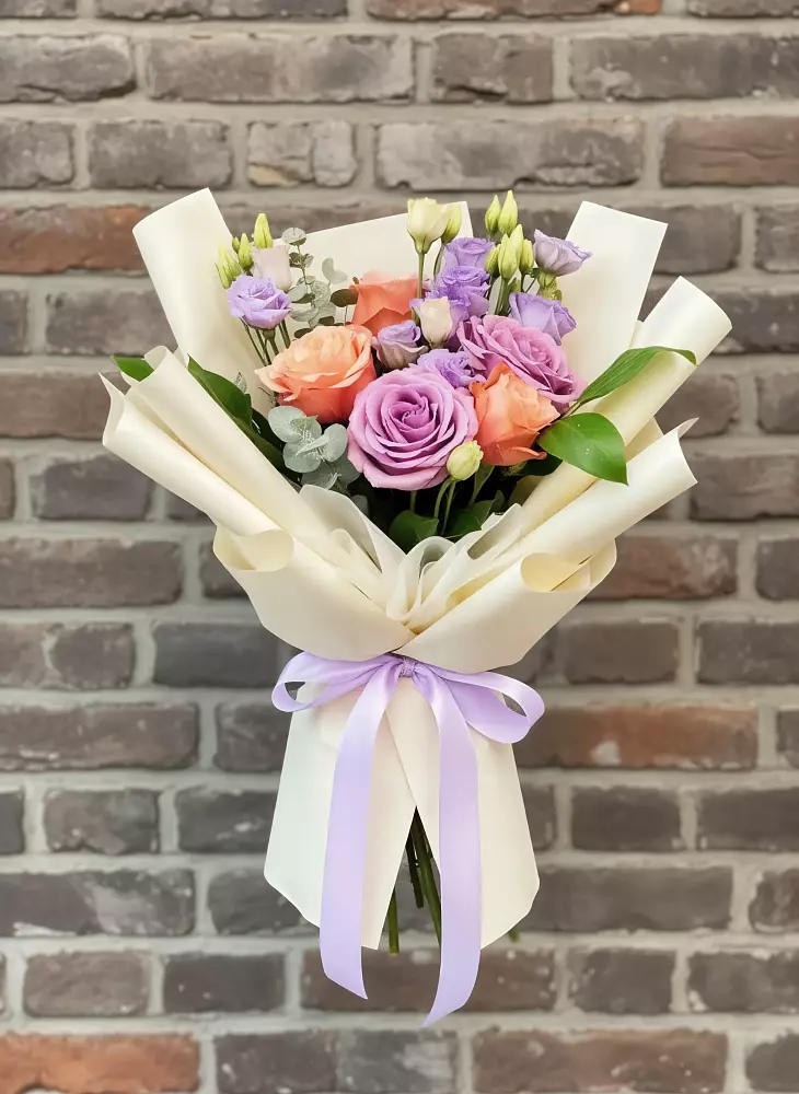 Букет цветов из: Лизиантусы и Розы в Павлоградке