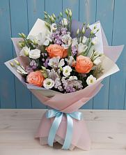 Букет цветов из:  Лизиантусы, Розы, Альстромерии и Гипсофила в Павлоградке