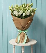 Букет цветов из:  Лизиантусы в Павлоградке