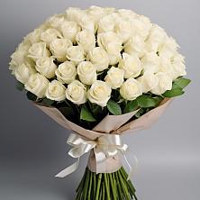 Букет 101 беля роза Белоснежка в Павлоградке