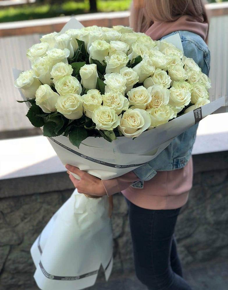 35 Белых роз в Павлоградке Букет 35 Белых роз в Павлоградке