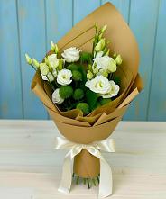 Букет цветов из:  Хризантемы и Лизиантусы в Павлоградке