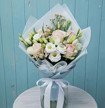 Букет цветов из:  Розы и Лизиантусы в Павлоградке